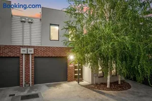 Image of Sovereign Hill Close -private, peaceful, modern