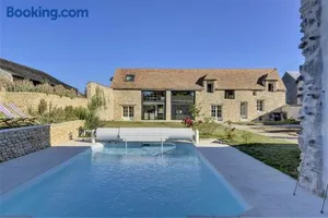 Image of Élégante Villa avec Piscine Privée à Amponville
