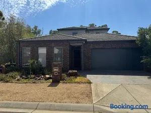 Image of The Nagambie Escape