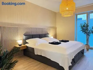 Image of LIGHTPLACE • Design • Boxspring • Balkon • 2 Smart TV •Innenstadt