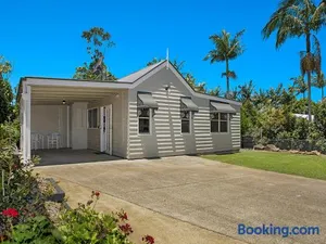 Image of Sweet Cottage, sleeps 4 - stroll to Maleny