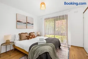 Image of 4 Bedroom home by Short & Long Stays