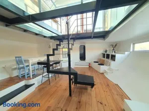 Image of EXIGEHOME - Péniche 120 m2 en bord de Seine calme et verdoyant