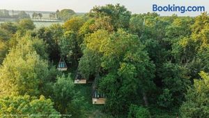 Image of Ecolodges de rêve dans un château de conte de fées