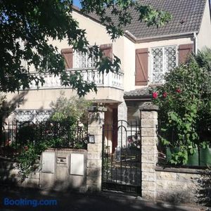 Image of Fastrentbnb Chambre cozy Villepinte