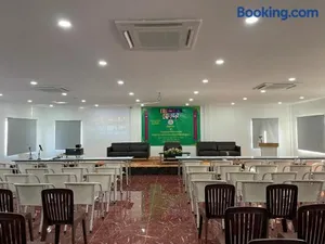 Image of REACHBUT SESSOR HOTEl