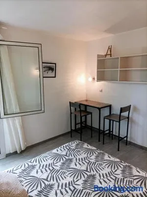 Image of Apartment Near Center