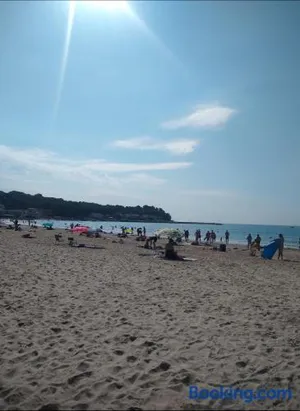 Image of Les Sablettes, Appartement atypique les pieds presque dans l'eau