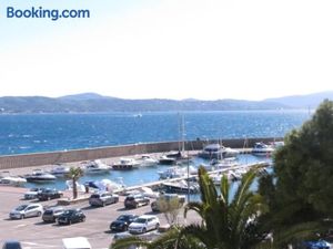 Image of Appartement 3 pièces avec terrasse, clim, wifi, garage en centre-ville à Sainte-Maxime - FR-1-780-57