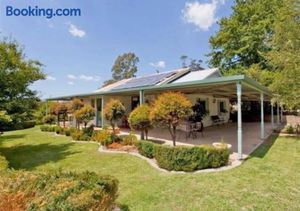 Image of Beautiful 1960s home in historic Yackandandah