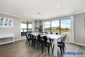 Image of 33 Jefferson Court, Wellington East