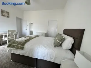 Image of 4 bed house off Norton village