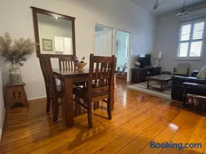 Image of Urbane on William