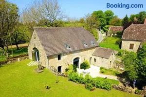 Image of Maison confortable à Thégra avec grand jardin, idéale pour familles.