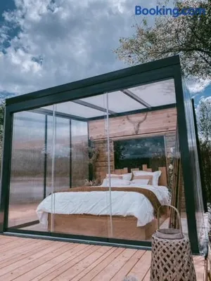 Image of Cabane au style scandinave et son bain nordique