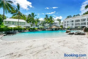 Image of Luxury 2 Bedroom Beach Club Apartment