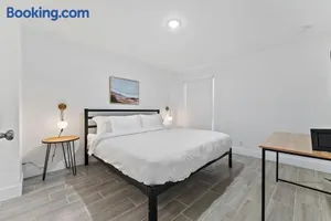 Image of Modern Living 2-bedroom,2 Bath Home Downtown Wpb