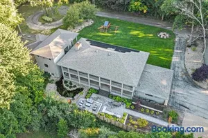 Image of Serenity Woods Family Retreat