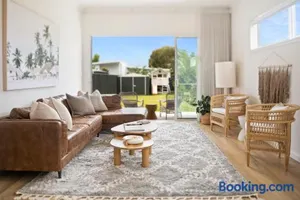 Image of The White House near beach & shops