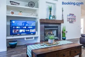 Image of Sun-Kissed Gem - Pool Heater Golf Green AZ Room