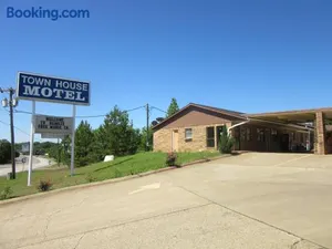 Image of Town House Motel