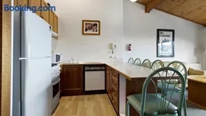 Image of Lawlers 28