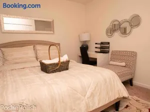 Image of Luxury Beautiful Spacious Retreat Getaway