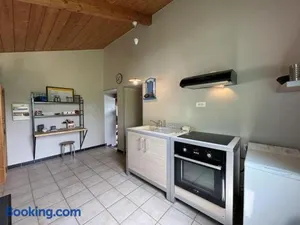 Image of Gîte dans le plus ancien vignoble de France avec piscine partagée - FR-1-489-545