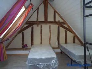 Image of petite touche
