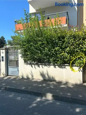 Image of L'Émile Lécrivain parking facile