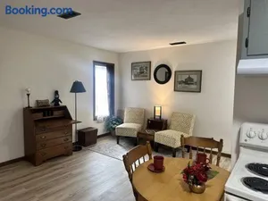 Image of Old Aristocracy Hill 1BR Quiet Apartment Downtown!