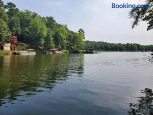 Image of Lake Catherine Serenity Retreat