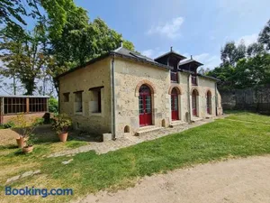 Image of Gîte de la Mignonerie du Château de Jallanges pour 19 personnes avec 4 ou 7 chambres