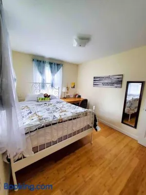 Image of 5 star Room/Close to town center and everything/5 min walk metro