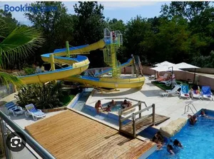 Image of Mobile-home hyeres var climatisé dans camping avec piscine jusqu'à 6 personnes