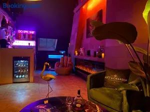 Image of LoCo Paradiso - Two kingsize beds, outdoor terrace, DJ booth, bar, cinema, bathtub, kitchen, airco