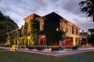 Image of La Jasso Hôtel, Maison de Famille