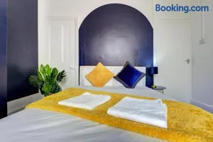 Image of Spacious 2 BR House near Town