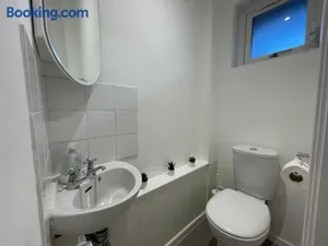 Image of Contemporary-styled 3-Bed House