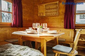 Image of Ruhige Chalets mit Seeblick in zentraler Lage