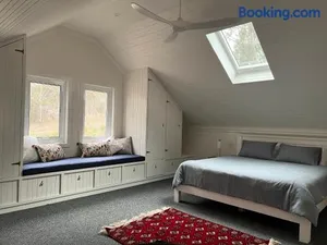 Image of Summit House Armidale - 2 or 4 Bedrooms