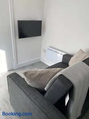 Image of Carriage Lodge - Stunning Apartment with parking