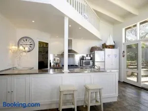 Image of Barnett Place 6