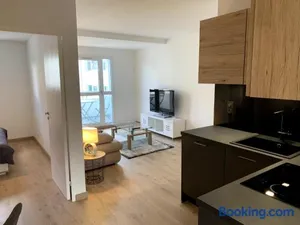 Image of Très bel appartement T2 de standing entièrement meublé à 5 min à pied du centre.