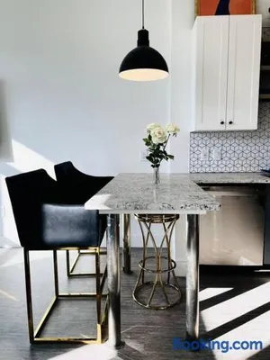 Image of Upper Westside Jewel