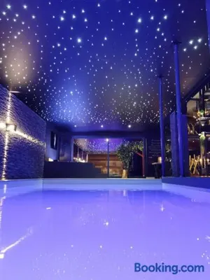 Image of Les Suites M