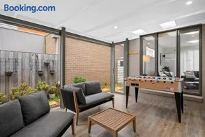 Image of Bristol Rd Townhouse Ctr of Torquay 600m to beach