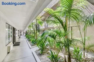 Image of Anaheim Desert Inn & Suites