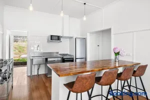 Image of Eileens Place