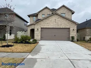 Image of Gorgeous and Spacious 4 Bedroom/ 2.5 Bathroom Home in Conroe TX